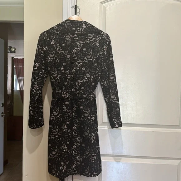 Trina Turk gorgeous  embroidery coat new with tags.  Can be worn as a dress. - Picture 4 of 10